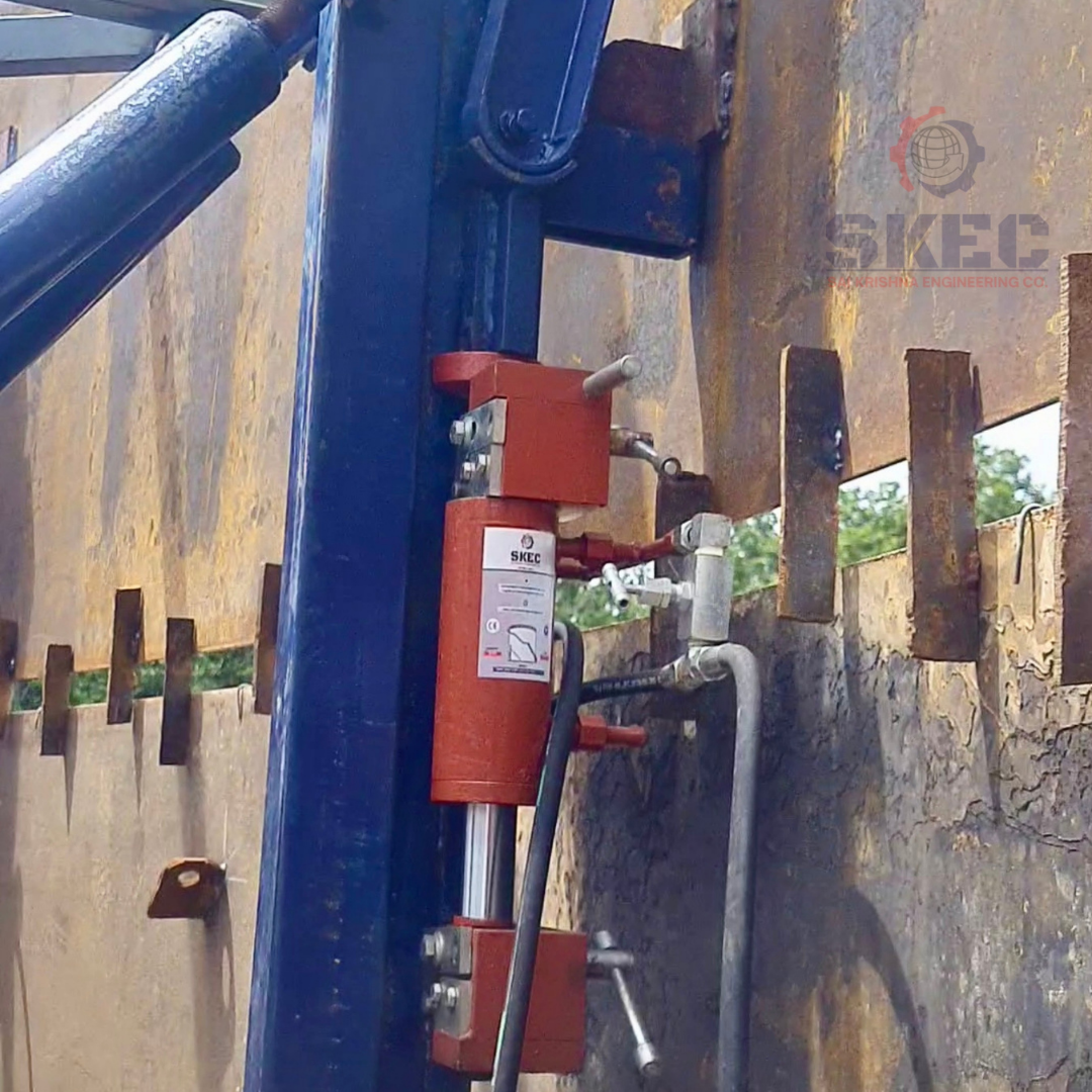 Versatile Double Acting Jack for 12 MT Tanks